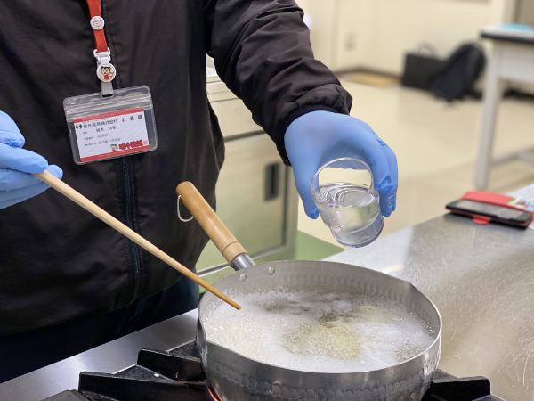 美味しいけど食べにくいラーメンナンバー1。新阿蘇大橋ラーメンの長さがやばい。