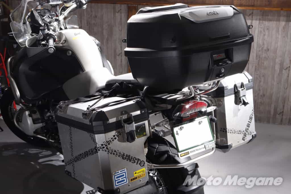 室内保管でもバイクは汚れる!傷や汚れから車体を護る包み込む魅惑のヴェール。最高級の屋内専用バイクカバー「匠 MC Veil」