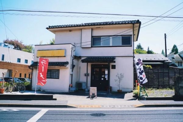 感動級の一杯‼︎ 最強の無化調らーめん『らーめん にじいろ』