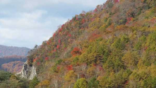 圧巻の眺めを満喫、鳴子峡の紅葉の見どころを解説!散策後に寄れる観光スポットも!