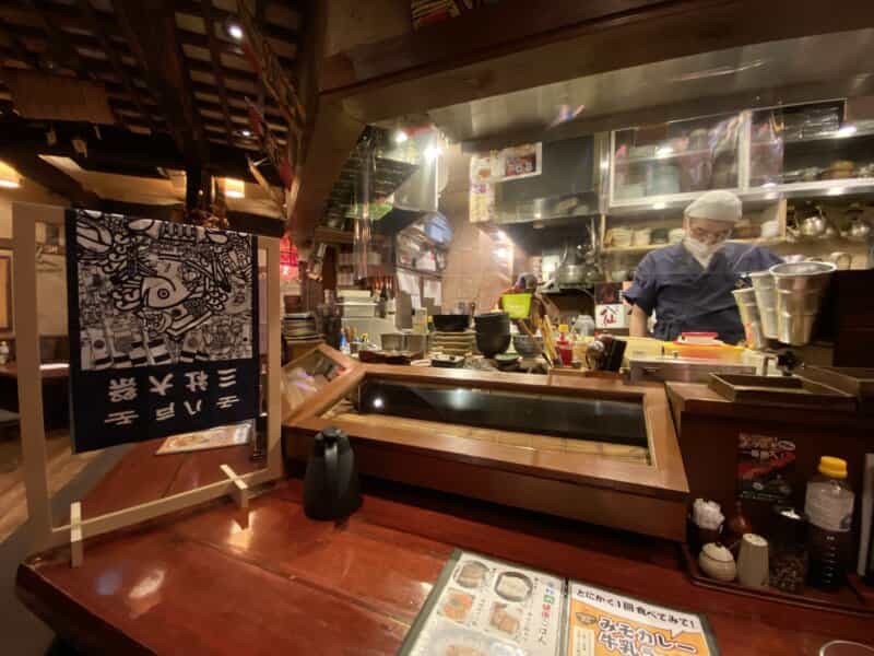 クセになる?! 青森のみそカレー〇〇ラーメンって?『北の台所おんじき』