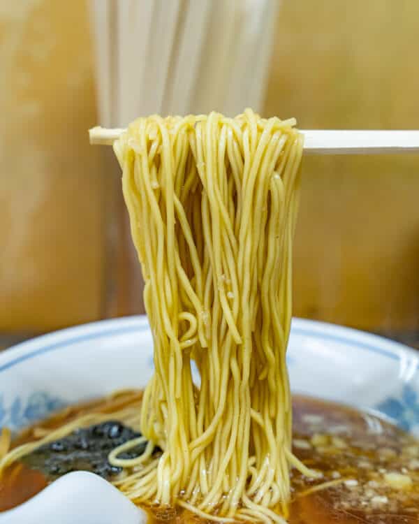 八王子で飲んだら〆はこの店!八王子ラーメンの老舗店『一麺』