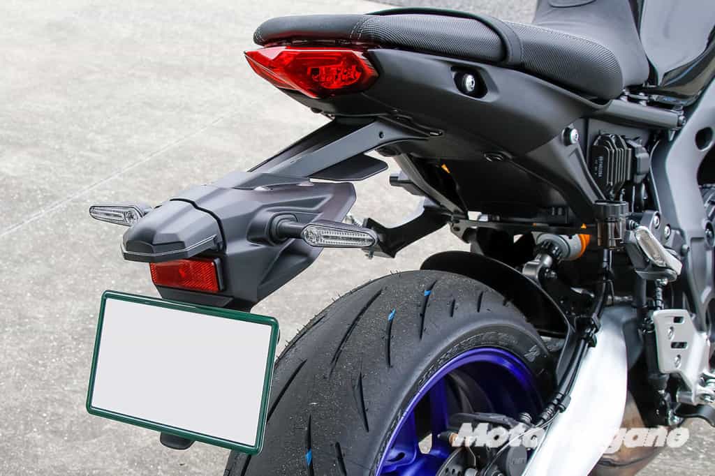 【新型車試乗インプレ】3代目ヤマハMT-09とSPは「誰もが気軽に楽しめる暴れ馬」だ!スペック・シート高(足つき)等もチェック!