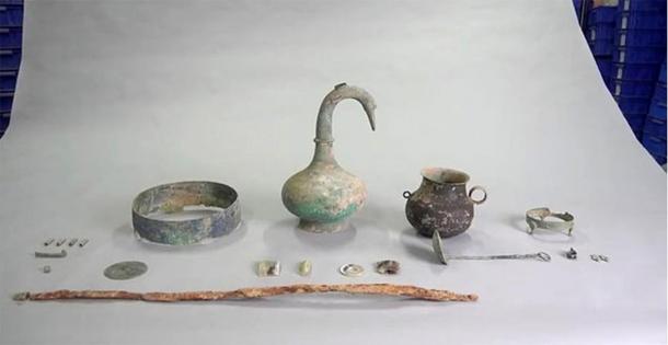 2000年前の「白鳥の壺」を発見!中には「謎の液体」が保存されていた(中国)