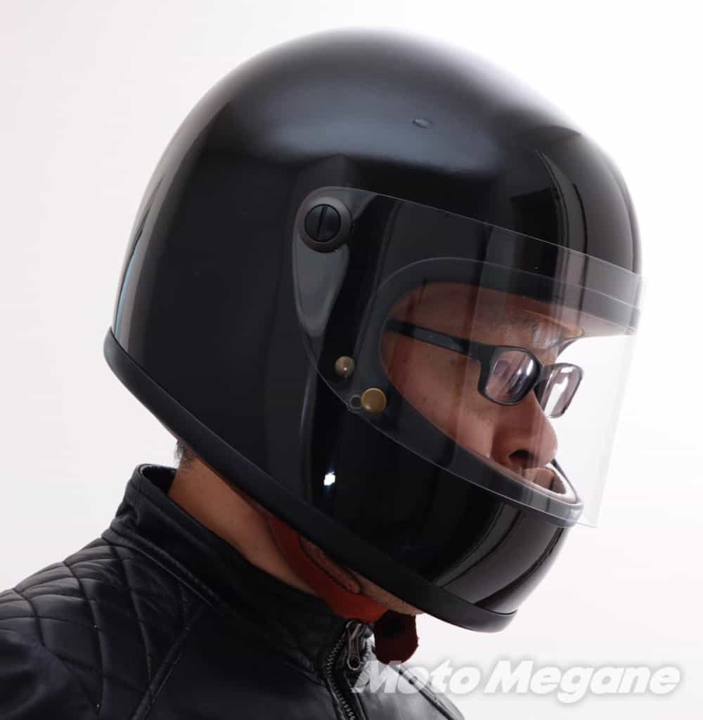 レトロなフォルムとカーボン素材の良いとこ取りしたフルフェイス「NV RoadRacer CARBON HYBRID」