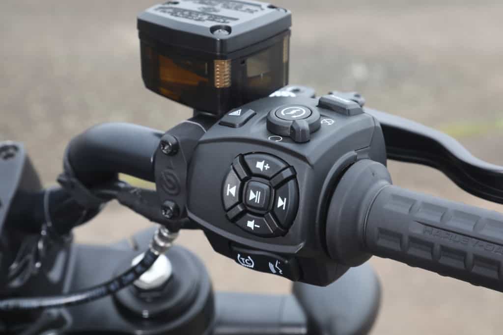 新型の水冷エンジンを搭載したハーレーのニューモデル「スポーツスターS」を徹底分析