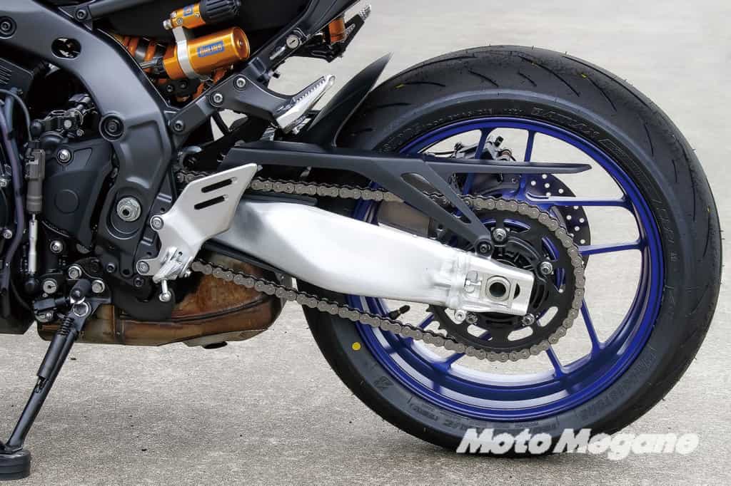 【新型車試乗インプレ】3代目ヤマハMT-09とSPは「誰もが気軽に楽しめる暴れ馬」だ!スペック・シート高(足つき)等もチェック!