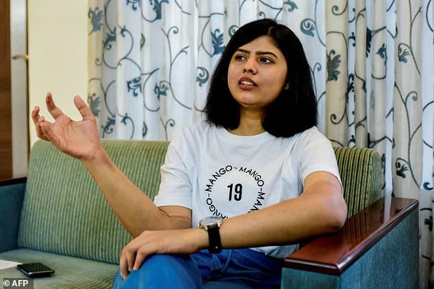 インド人女性に移植された「男性の腕」が年々変化を遂げている