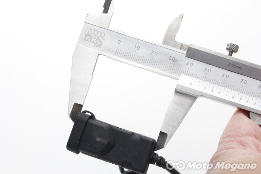 コンパクトかつシンプルなUSB電源ならこれ!防水かつバッテリー電圧モニターまで付いたキジマUSBポートKITシングルインジケーター付
