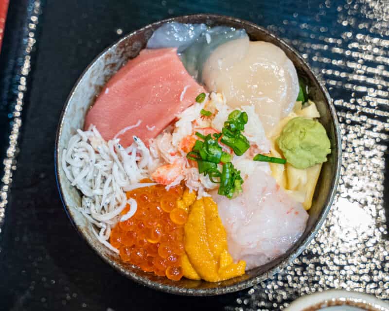 市役所近くにオープン!北海道直送の超新鮮ネタ&ラーメンも?!『八王子水産だヨ!』