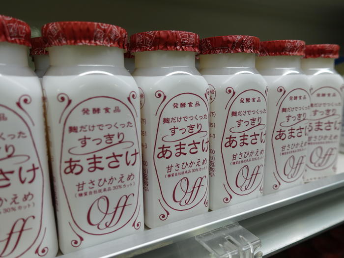 新潟全酒蔵の代表銘柄を唎き酒できる「ぽんしゅ館」
