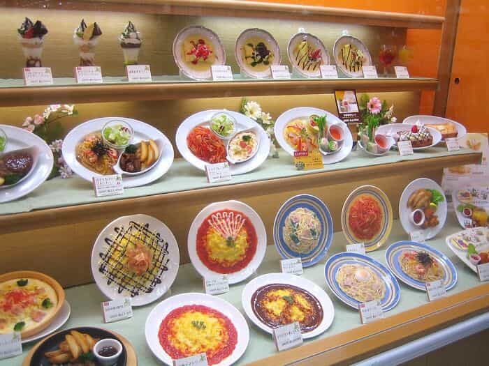 日本のココが変わってる7選! 学校の掃除時間は日本だけ⁈