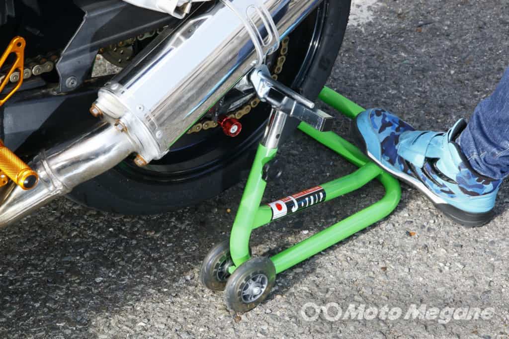 簡単メンテナンススタンドで愛車整備がもっと楽々に!J-TRIPのはじめてスタンド