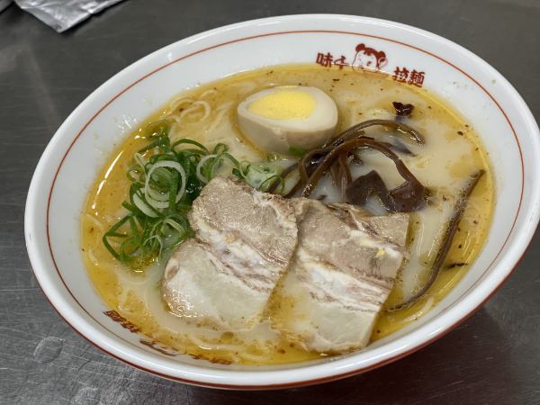 美味しいけど食べにくいラーメンナンバー1。新阿蘇大橋ラーメンの長さがやばい。