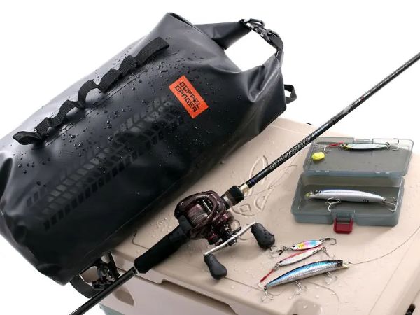 釣り・キャンプ・ツーリング、用途は無限大!「十徳」防水バックパック登場