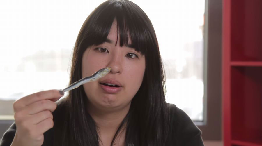 【実験映像】アメリカ人に“日本のお菓子”を食べさせてみた反応が面白い!