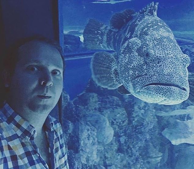 人に会えなくなった水族館の魚たちに次々と「うつ症状」が出始める