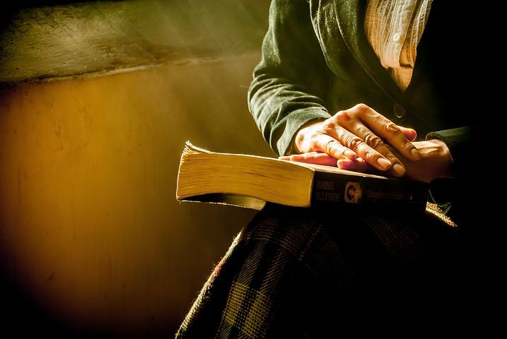本はなぜ「黄ばむ」のか?
