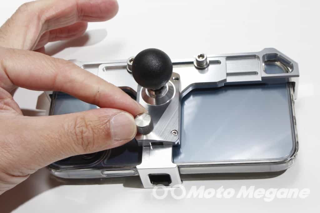 アルミ削り出しで他製品とは一線を画す存在感。プレミアムバイクにもばっちりマッチするSYGN HOUSE MOUNT SYSTEM ABC-6 Smart Phone 汎用ホルダーセット4