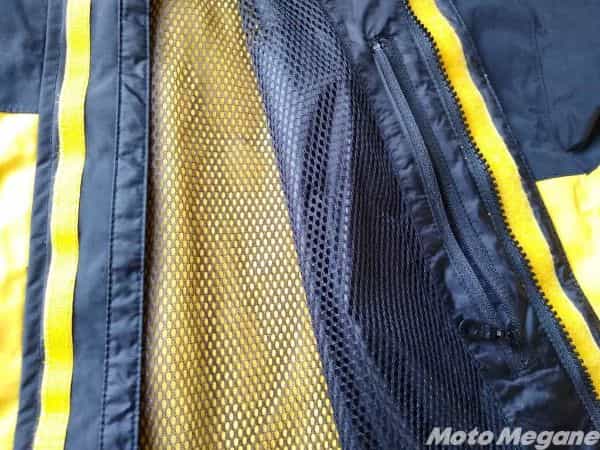 バイク用レインコートの気になる性能をチェック!ワークマンカッパと比較してみた