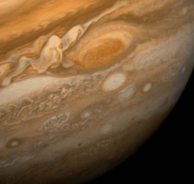 木星の大赤斑で「水」を発見 従来の説を覆す