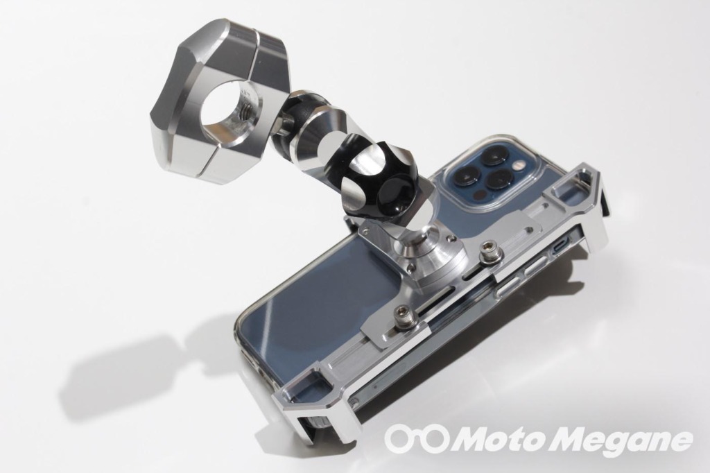 アルミ削り出しで他製品とは一線を画す存在感。プレミアムバイクにもばっちりマッチするSYGN HOUSE MOUNT SYSTEM ABC-6 Smart Phone 汎用ホルダーセット4