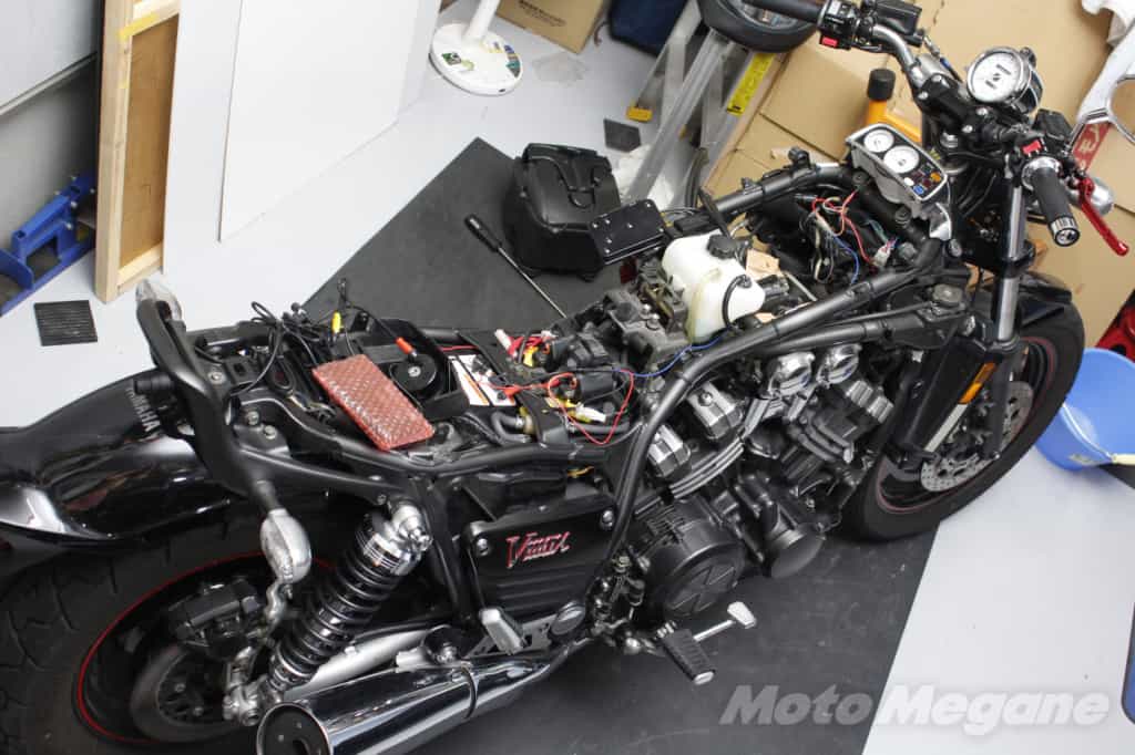 前後まるごと全部記録!ミツバサンコーワのバイク専用ドライブレコーダーEDR-21Gαがおすすめ。 取り付け方も解説。