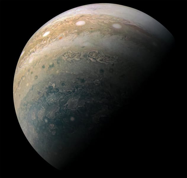 木星の大赤斑で「水」を発見 従来の説を覆す