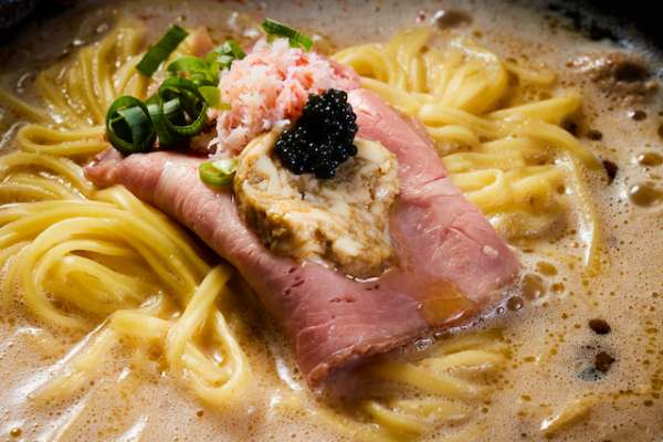 神戸・北野に「フレンチ×ラーメン」がコンセプト 新感覚ラーメン店が誕生!