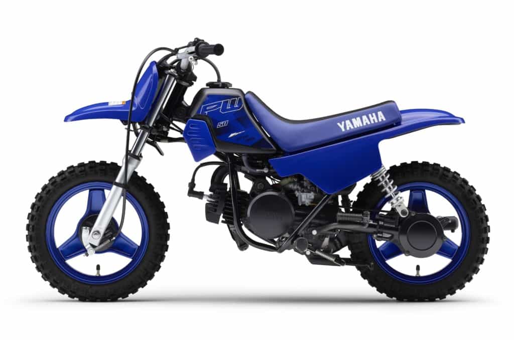 人気のちびっ子向けバイク「ヤマハ/PW50」がカラーを刷新。今年は本気度120%のYZカラーで登場!