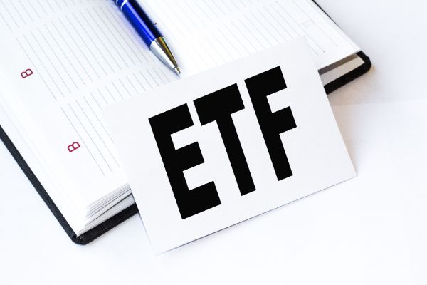 4.つみたてNISAでETF を選ぶ必要がない3つの理由