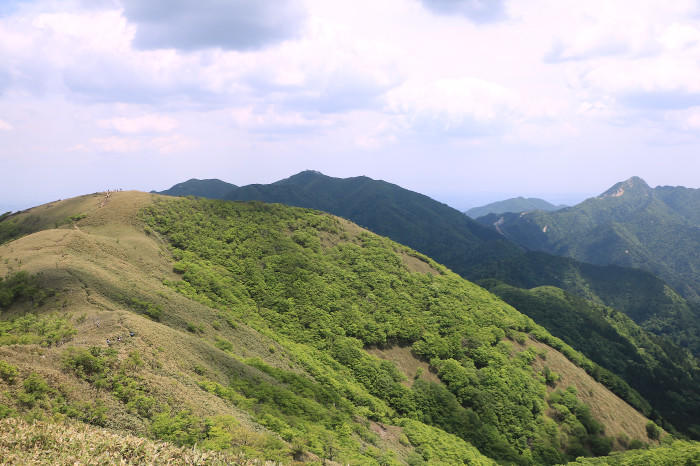 実践!私のマイクロツーリズム〜個性豊かな峰を育む、三重・滋賀県境の鈴鹿山地〜