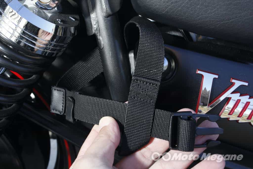 簡単積載可能で容量可変もできる!1泊ツーリングに最適なIGAYAのロングツーリングシートバッグ