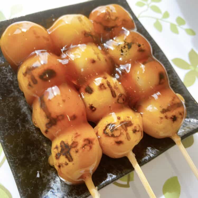 もちもち食感が格別の生地!八王子の人気店『もち八』の絶品和菓子