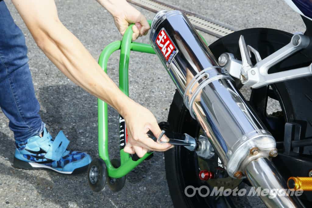 簡単メンテナンススタンドで愛車整備がもっと楽々に!J-TRIPのはじめてスタンド
