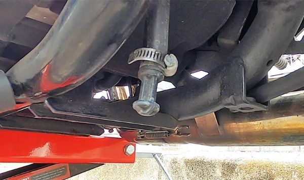 スポスタに最適というエンジンオイルが誕生。自分で交換作業をやってみた!