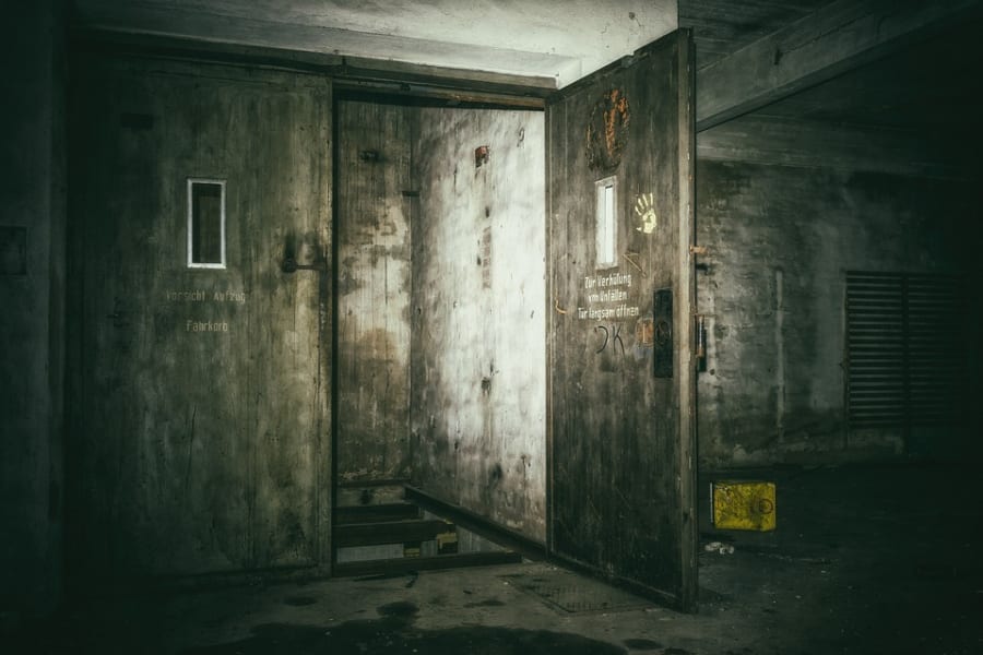 人間がホラー体験を好む理由は「闘争心」より「逃走心」!?