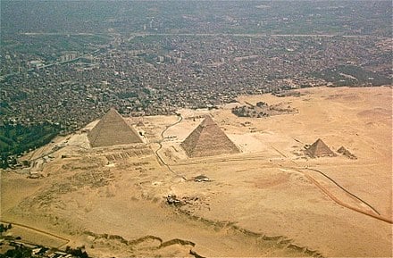 古代エジプトの建造物は「春分の日」に合わせて巧みに配置されていた