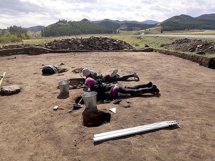 中央アジア初となる「雄牛の地上絵」をシベリア南部で発見!ナスカより2000年古い