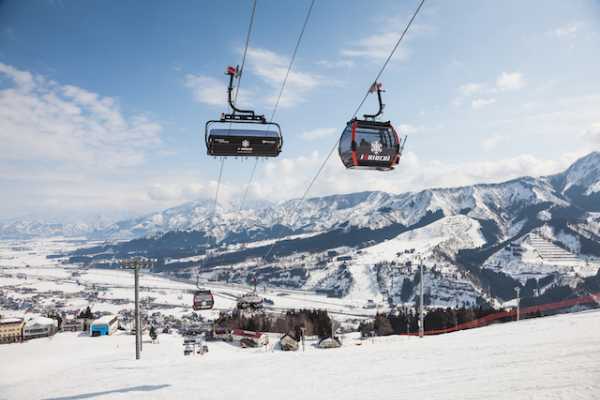 越後湯沢・石打丸山スキー場、リフトへ直行できる早割1日券を期間限定販売