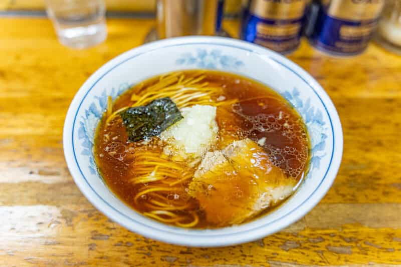 八王子で飲んだら〆はこの店!八王子ラーメンの老舗店『一麺』