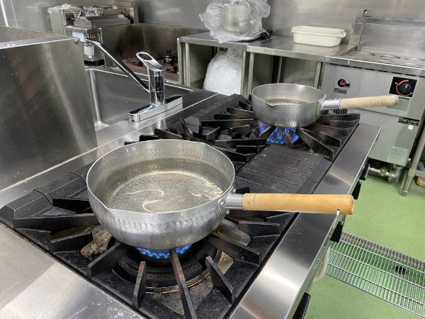 美味しいけど食べにくいラーメンナンバー1。新阿蘇大橋ラーメンの長さがやばい。