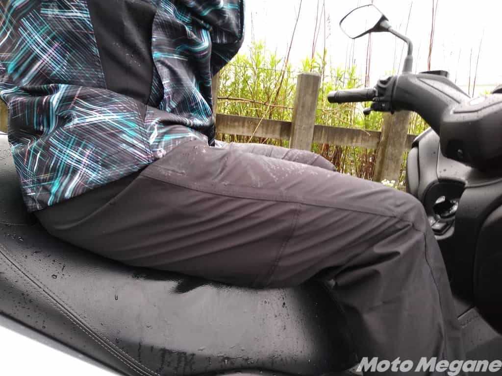 バイク用レインコートの気になる性能をチェック!ワークマンカッパと比較してみた