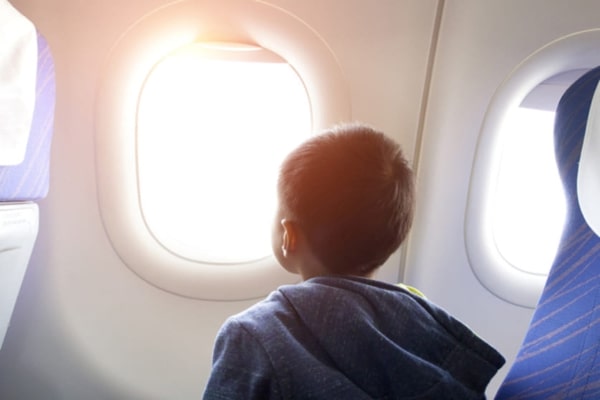 なぜ飛行機からは星が見えないの?