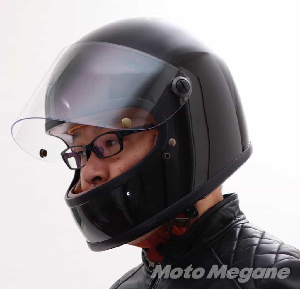 レトロなフォルムとカーボン素材の良いとこ取りしたフルフェイス「NV RoadRacer CARBON HYBRID」