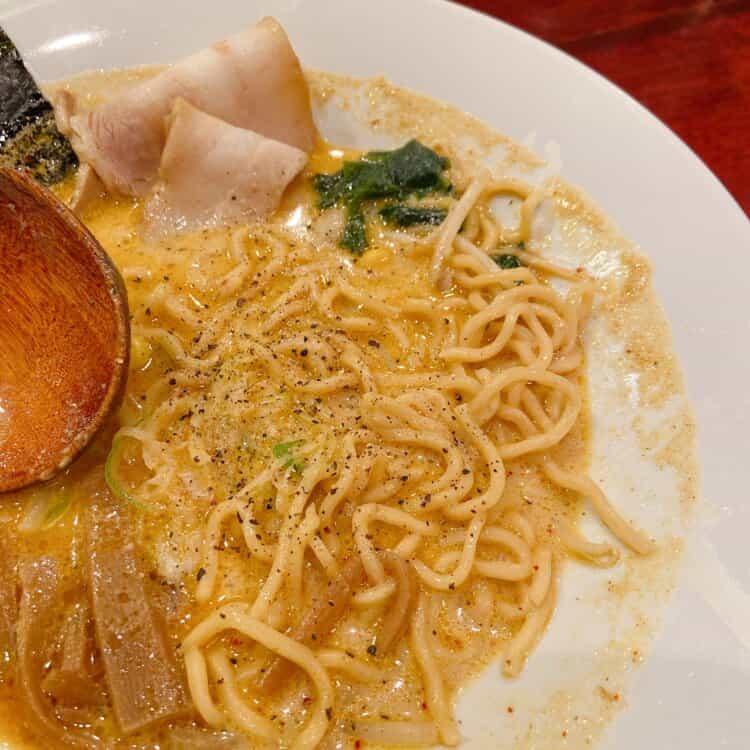 クセになる?! 青森のみそカレー〇〇ラーメンって?『北の台所おんじき』
