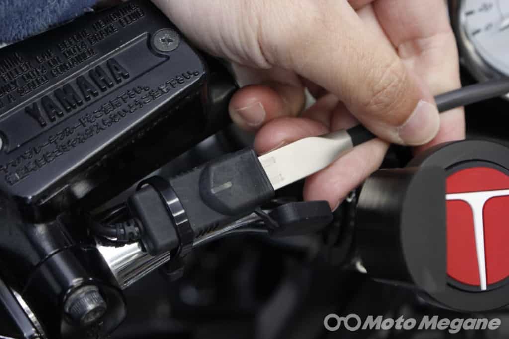 コンパクトかつシンプルなUSB電源ならこれ!防水かつバッテリー電圧モニターまで付いたキジマUSBポートKITシングルインジケーター付