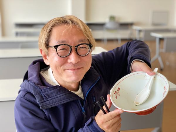 美味しいけど食べにくいラーメンナンバー1。新阿蘇大橋ラーメンの長さがやばい。
