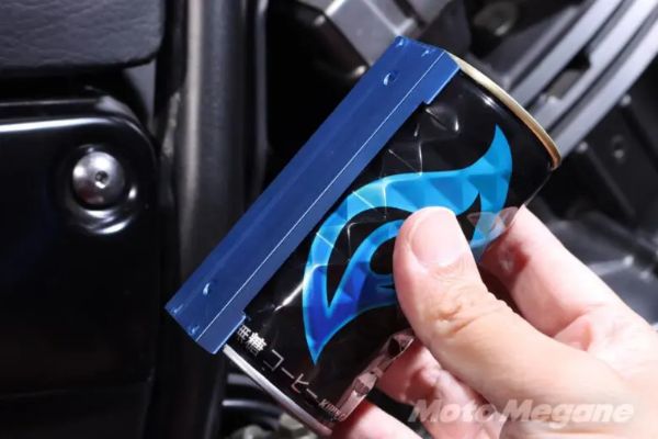 久々に感動!スプレー缶が壁にピタっ!ガレージ収納問題に革命発生