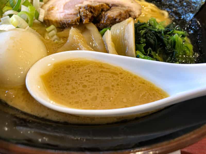 高尾街道沿い『元八王子食堂』が家系らーめんの提供開始!